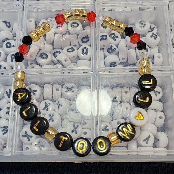 Taylor Swift Friendship Bracelet - Picture 1 of 1